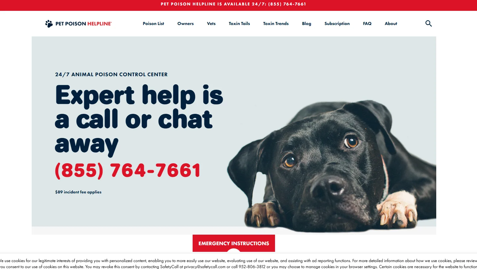 Pet Poison Helpline homepage with an Expert help is a call or chat away hero and phone number